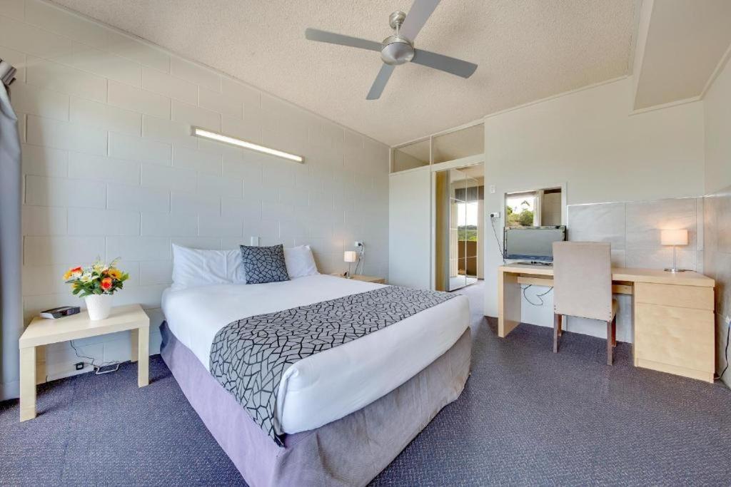 Camelot Motel Gladstone Eksteriør bilde